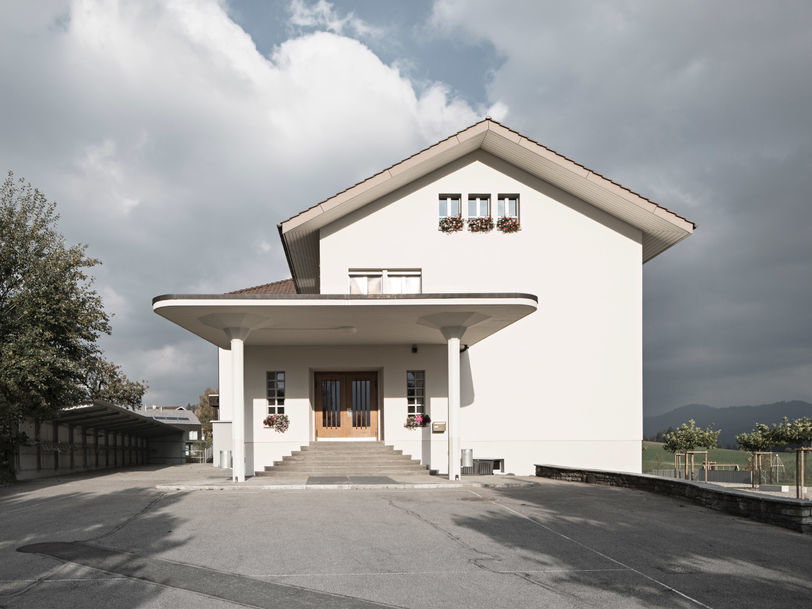 00_sqwer_f125_schulhaus_badhus.jpg