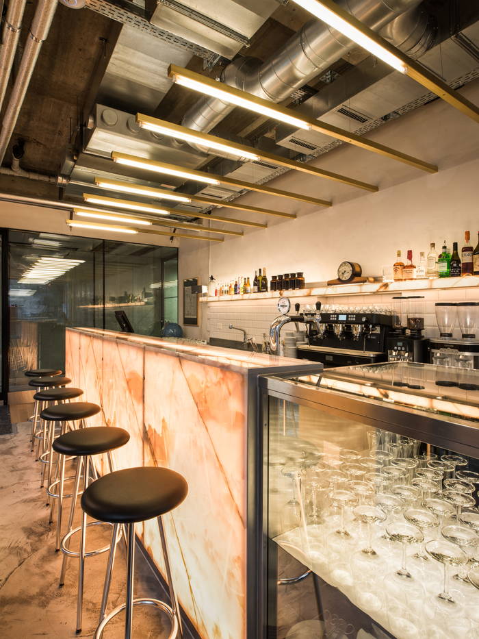 f160_colonial-bar-bern_005.jpg