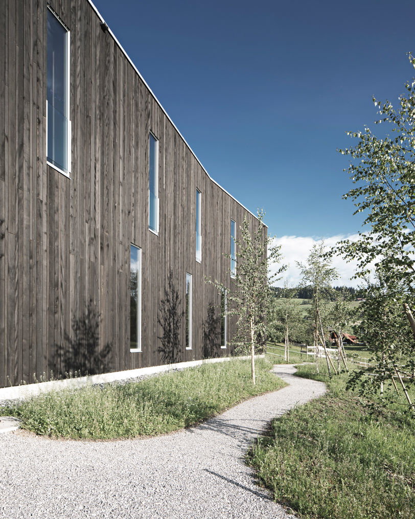 08_sqwer_f125_schulhaus_badhus.jpg